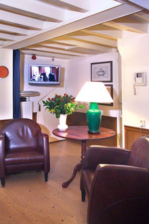 Onefam Amstel Hostal *